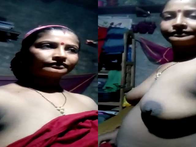 Boudi bengali showing boobies selfie cam mode